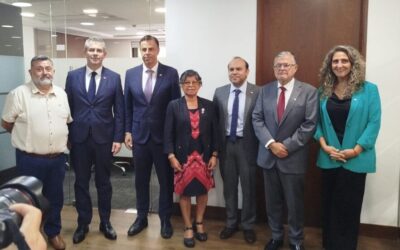 CONFUSAM  y  gobierno acuerdan reponer mesa de seguridad para combatir la violencia en centros de salud